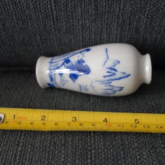 Mini Ceramic Vases (Includes Two of Each Style,  4 in Total) - Picture 3 of 14